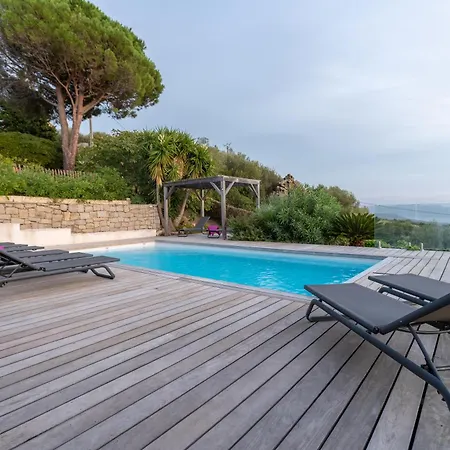 Kalliste Piscine Chauffee