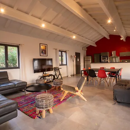 Kalliste Piscine Chauffee * سيرا دي فيرو