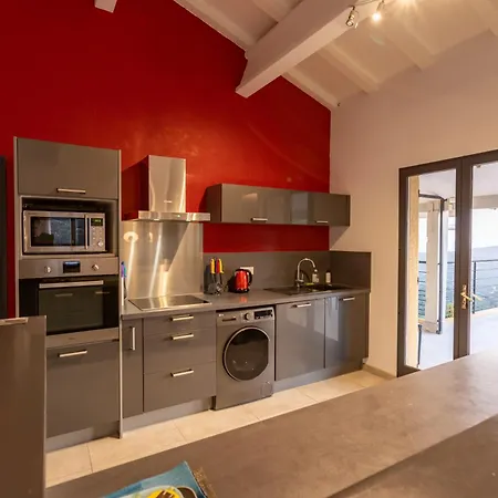 Kalliste Piscine Chauffee فيلة سيرا دي فيرو