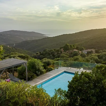 Kalliste Piscine Chauffee فيلة