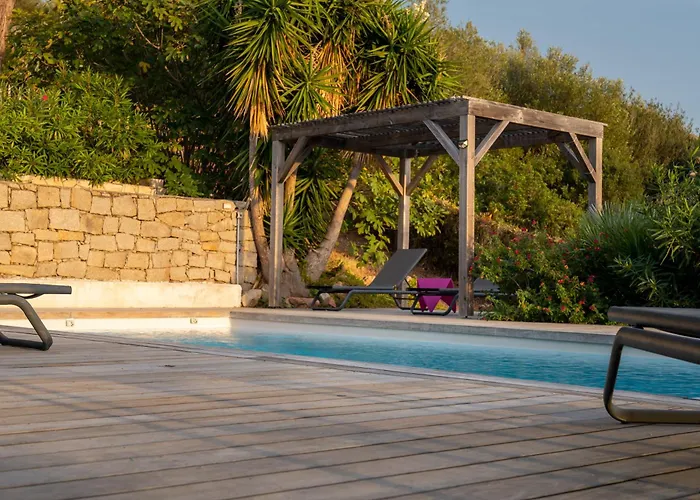 Kallisté Piscine Chauffée *