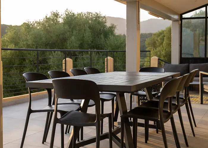 Kallisté Piscine Chauffée * Serra-di-Ferro (Corsica)