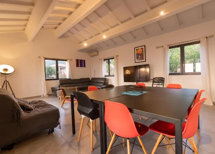 Kallisté Piscine Chauffée *